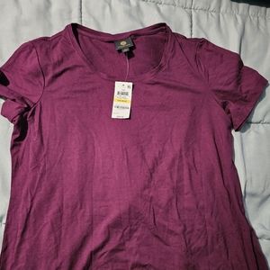 Wine colored short sleeve long fit shirt